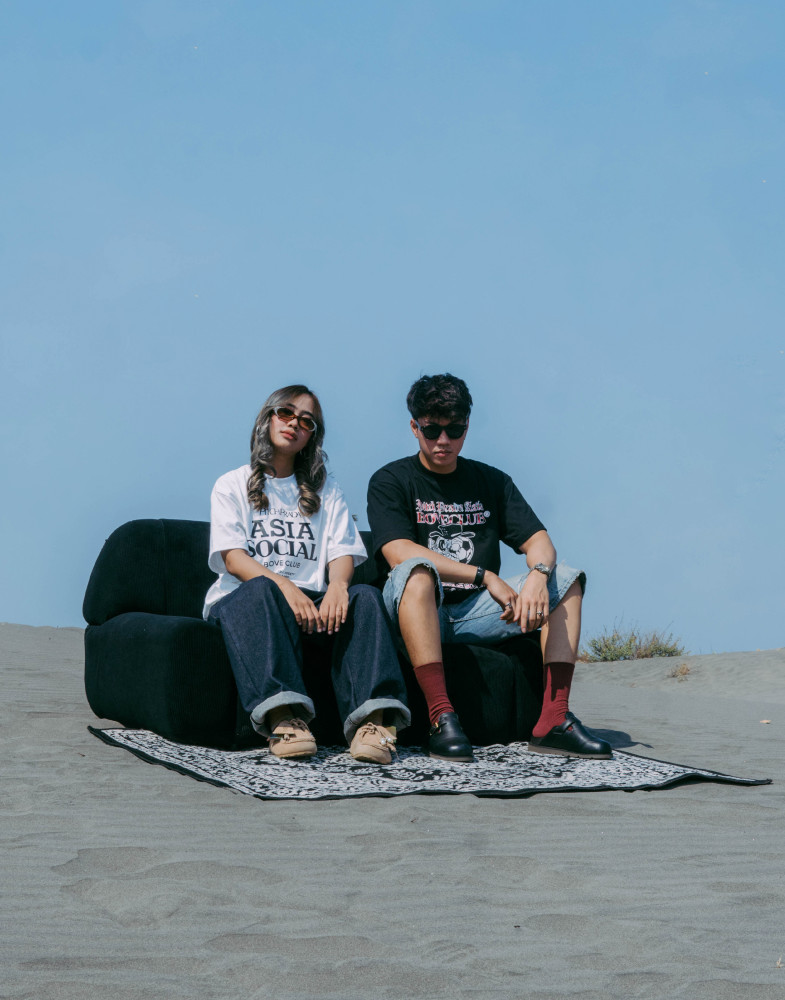 Melancholic Society: Between the Pitch and a Glamorous World — foto 2